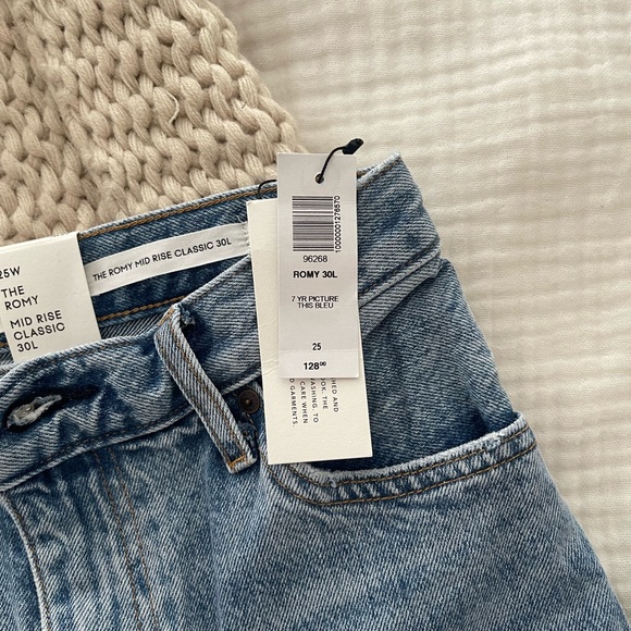 Denim Forum The Romy Mid Rise Classic 30L Jean - Picture 6 of 6